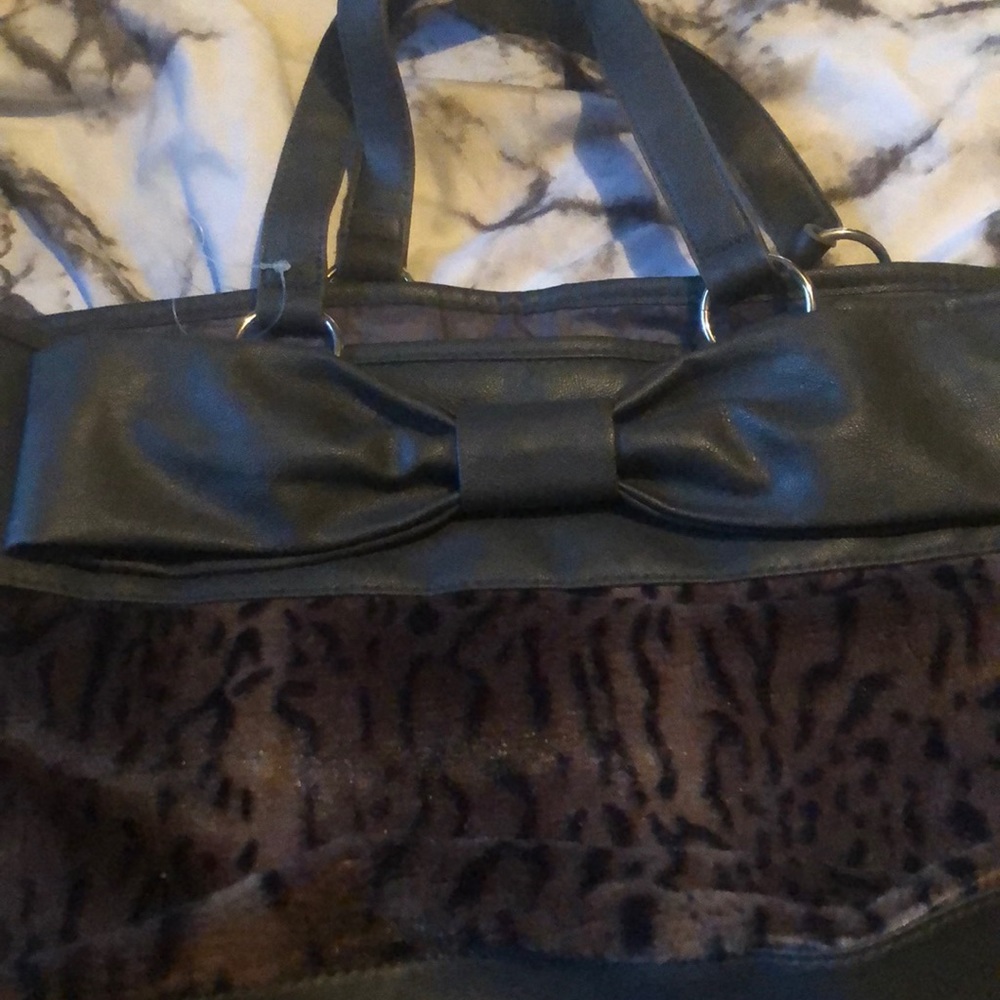 purse - Picture 2 of 3